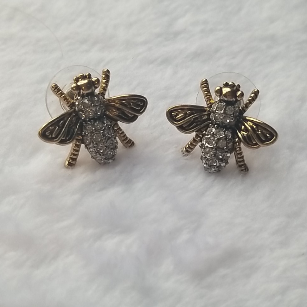Honeybee stud earrings